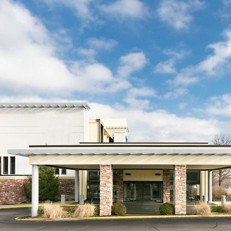 Chester Inn & Suites Sharonville Esterno foto