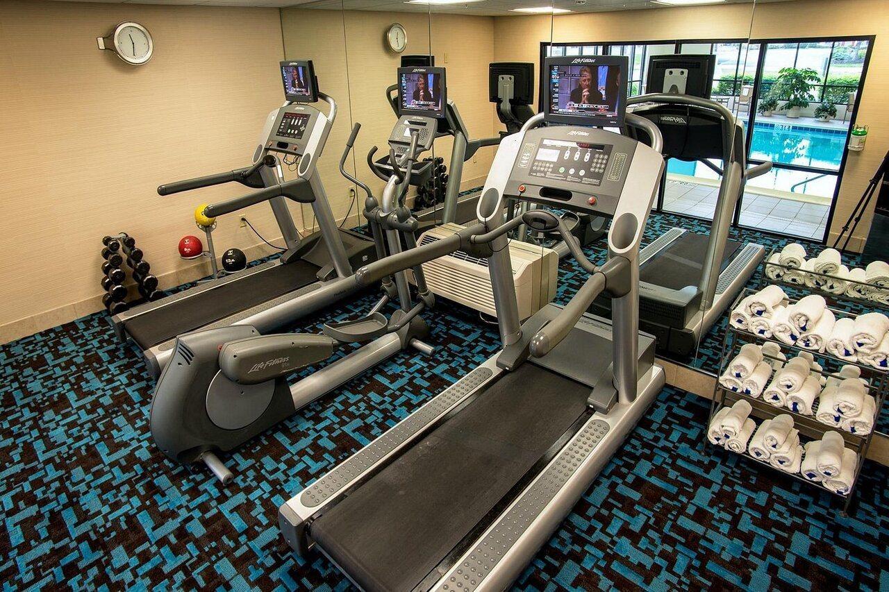 Chester Inn & Suites Sharonville Esterno foto