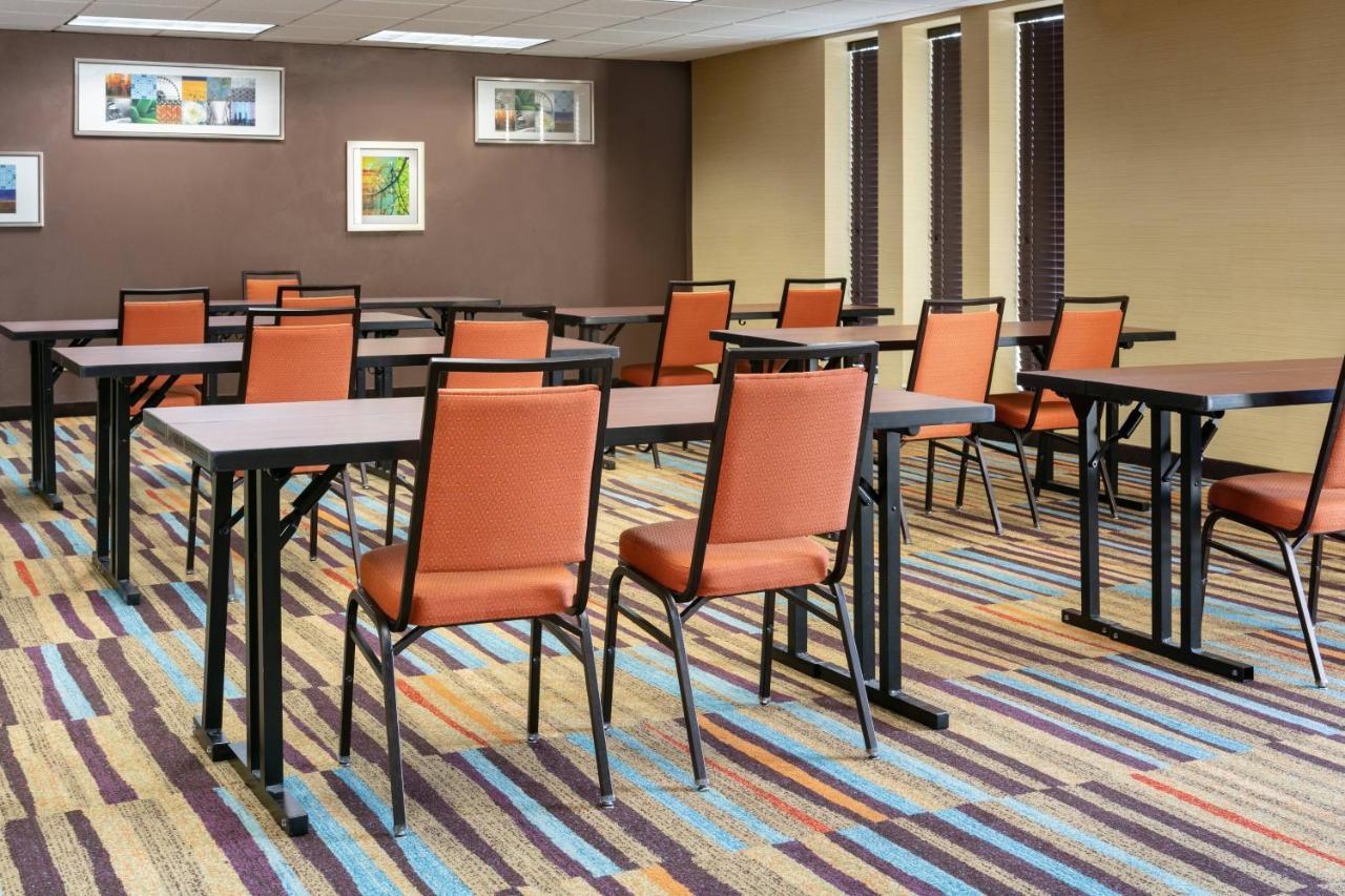 Chester Inn & Suites Sharonville Esterno foto