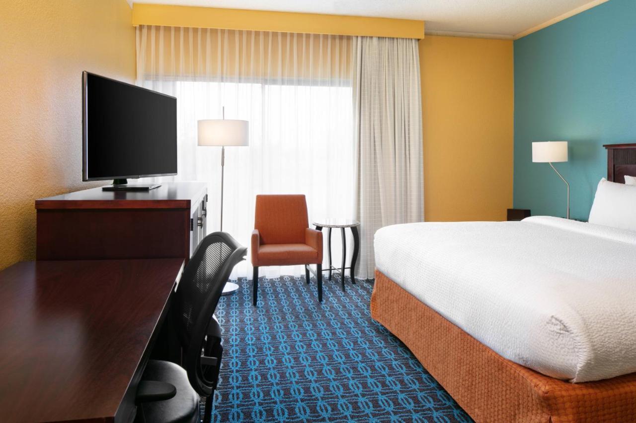Chester Inn & Suites Sharonville Esterno foto