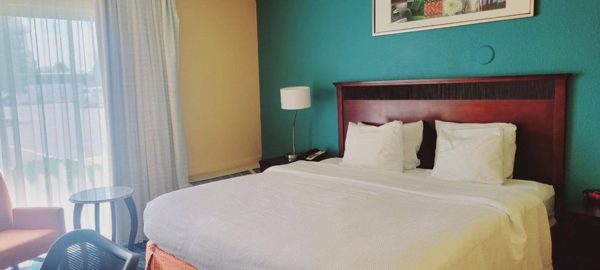 Chester Inn & Suites Sharonville Esterno foto