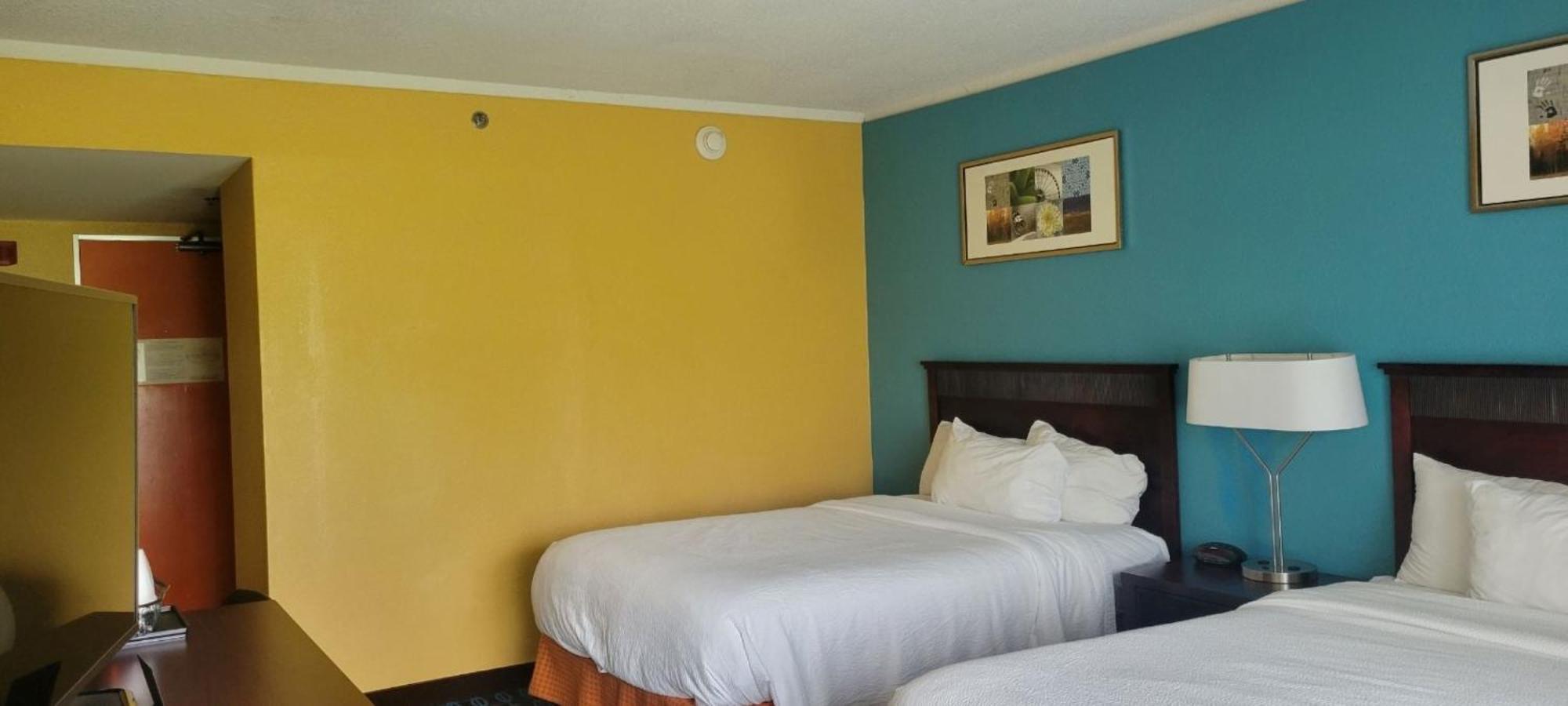 Chester Inn & Suites Sharonville Esterno foto