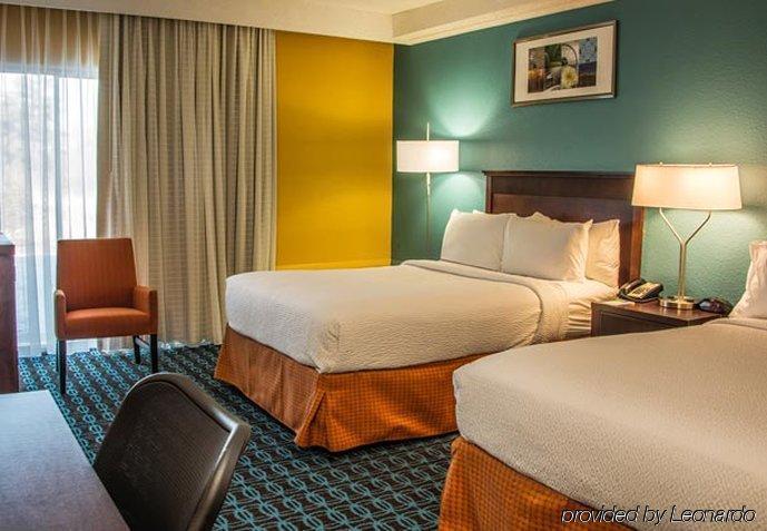 Chester Inn & Suites Sharonville Esterno foto